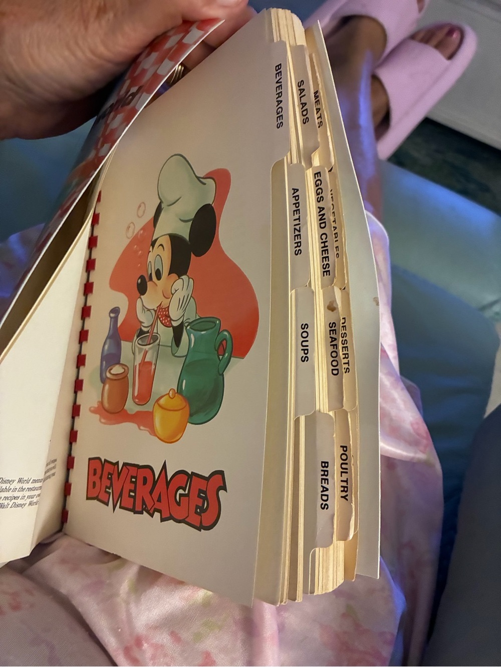 Vintage cookbook by Disney “Cooking with Mickey around the world”. - Picture 15 of 16